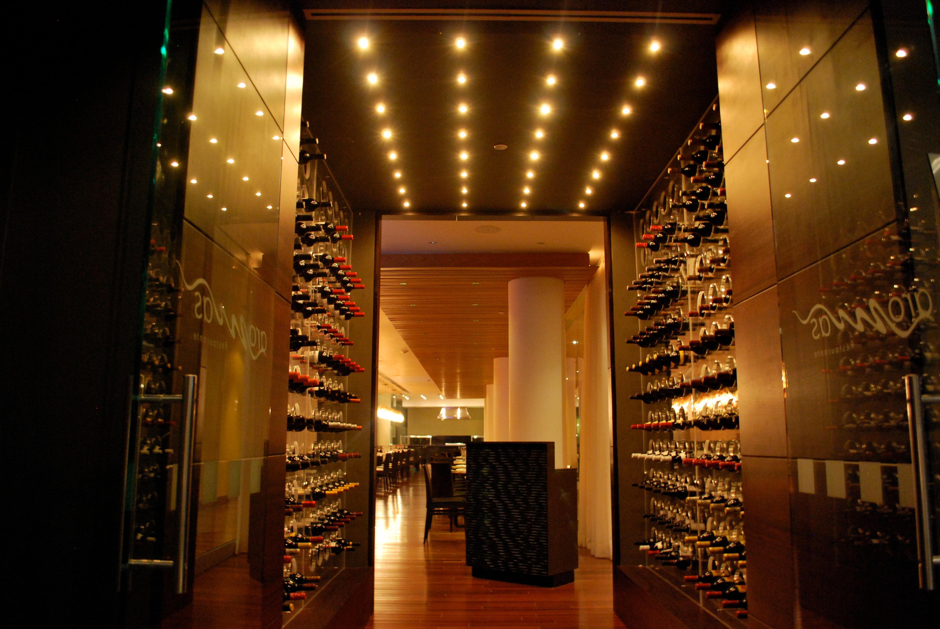 Holiday Inn Santo Domingo By Ihg Exterior foto Wine cellar at the restaurant
